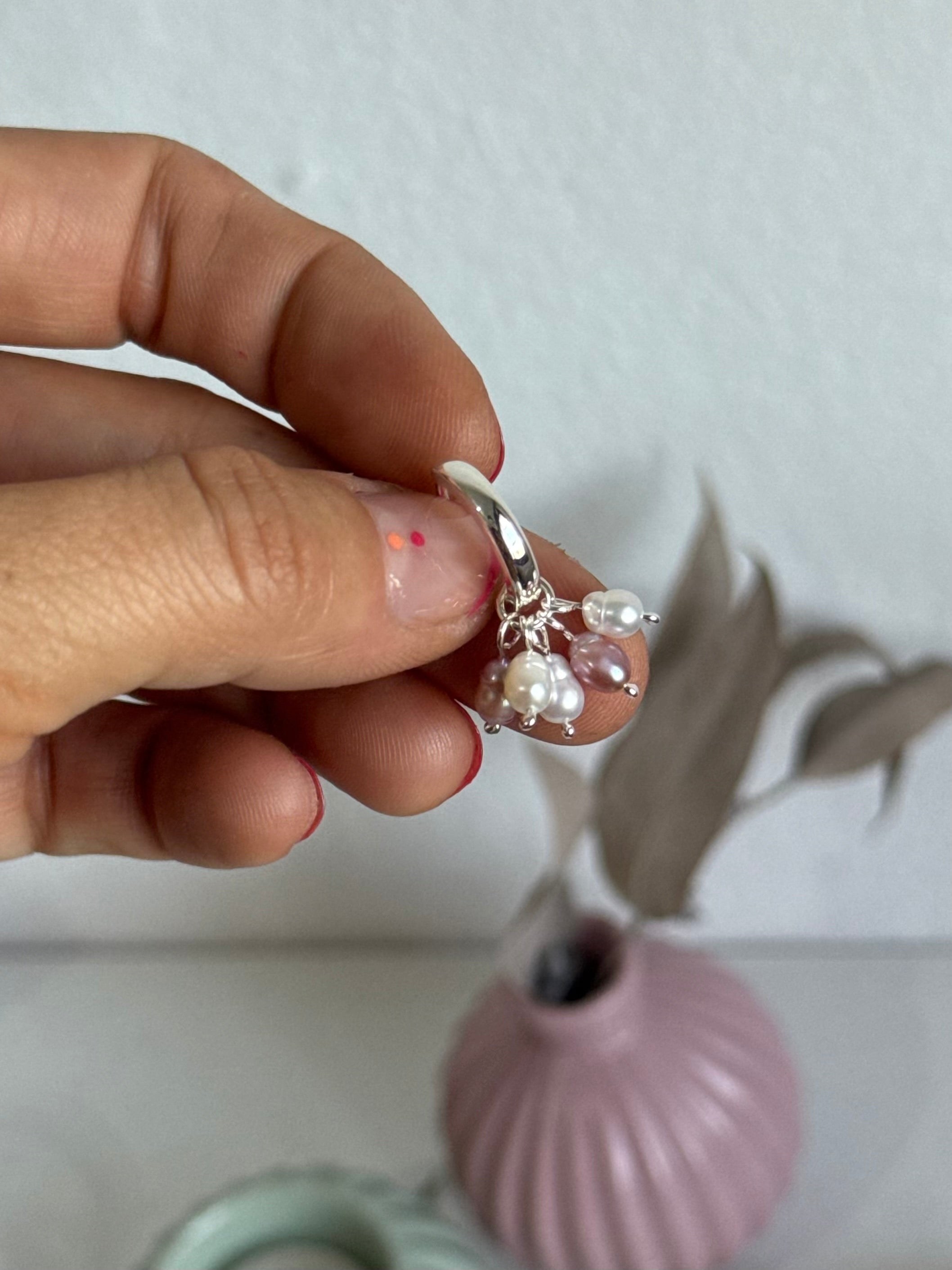 Aritos  Pink and White