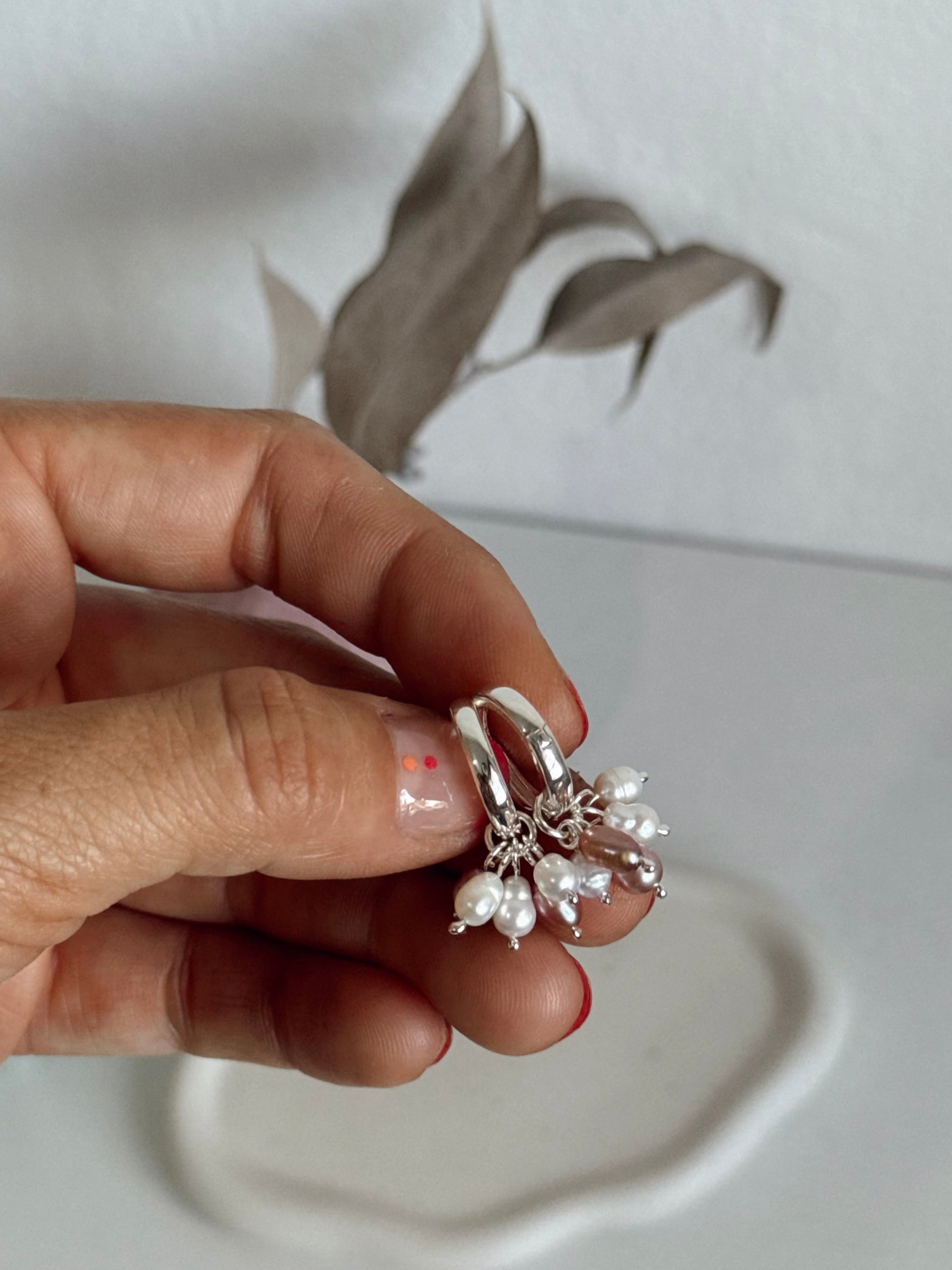 Aritos  Pink and White