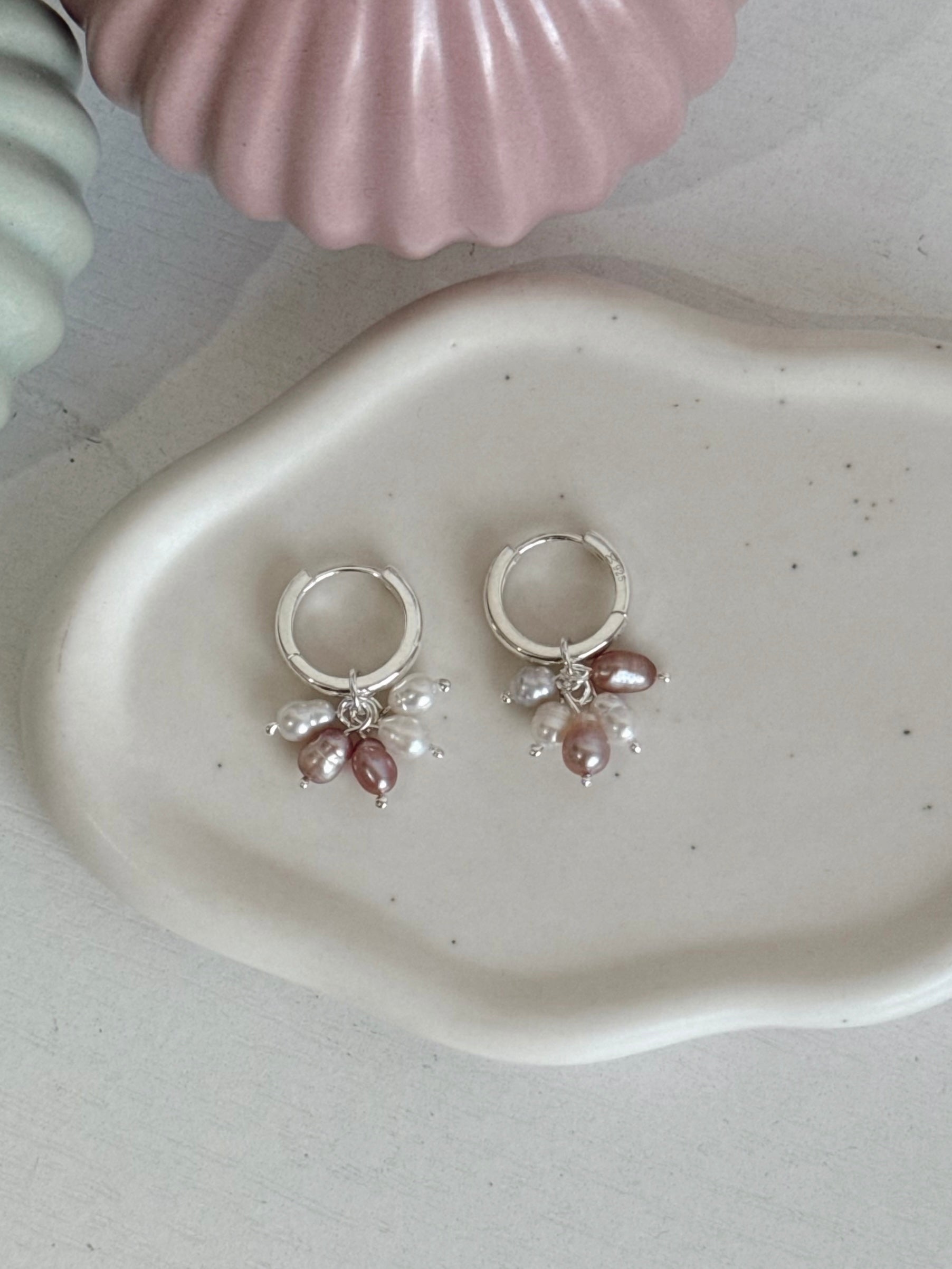 Aritos  Pink and White